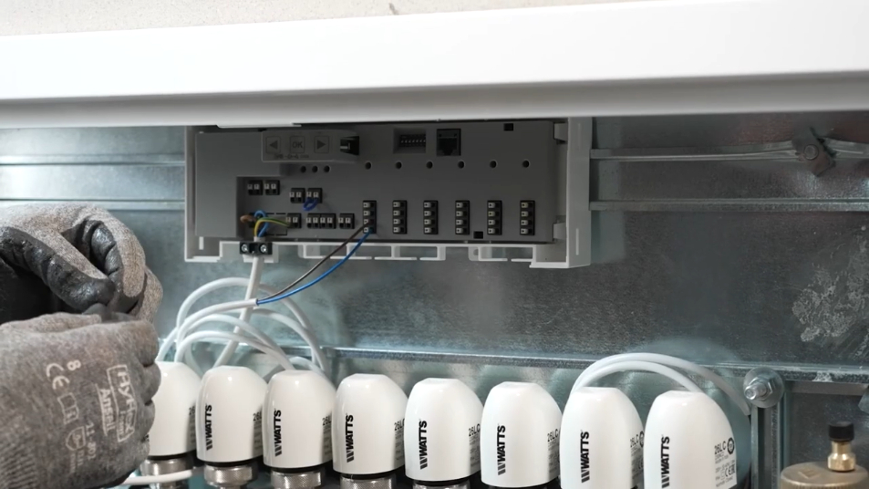 The WFC03-RF radio control box is wired with 26LC actuators